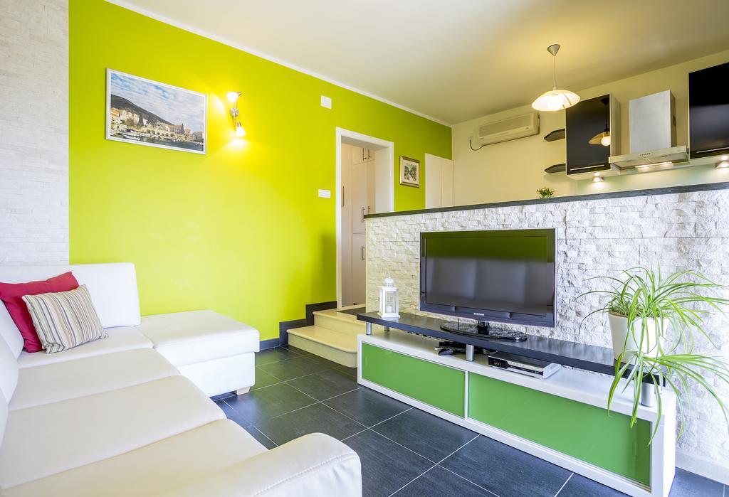 Apartments Biserka Bol Oda fotoğraf
